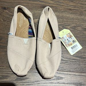 TOMS shoe